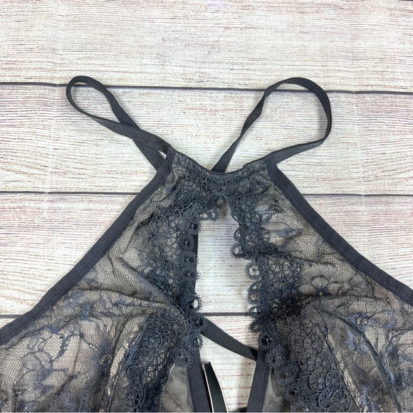Victoria’s Secret Black Lace Floral Keyhole Bralette Size XL - Picture 3 of 13